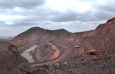 Bellary Mines. Photo source https://akshatavinash.wordpress.com