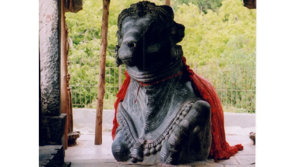 Doddabasappa Temple Nandi facing Shrine