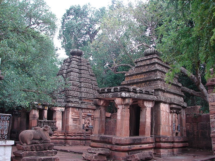 800px-Mahakuta_group_of_temples2_at_Mahakuta Mahakuta group of temples