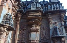 Rani Chennamma Statue, Hubli, Rani Chennamma Statue, Hubli, Chandramouleshwara Temple, Hubli Temple