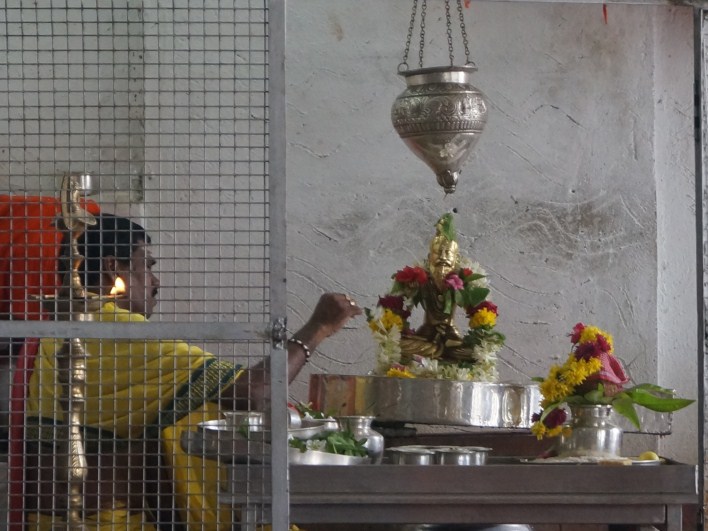 Abhishekam at Siddhalingeshwara swamy temple, Yediyur