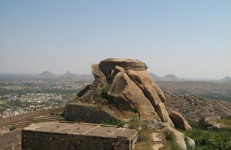Madhugiri Fort. Image source King Nutin