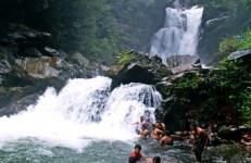kadambi waterfalls, kudremukh. Image source propertydirection.com