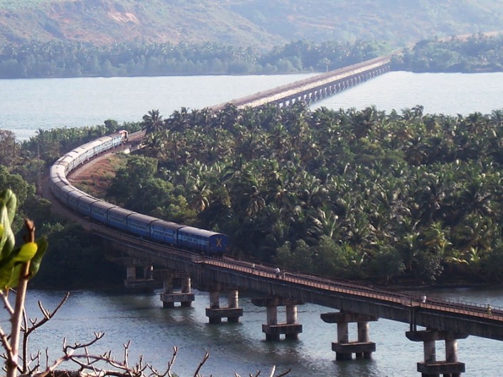 honnavar train. Image source sanjeevinihomestay