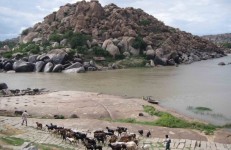Chakratirtha, Hampi. Source Ghumakkad