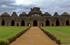 Elephant Stables in Hampi. Photographer Kevin Sallée