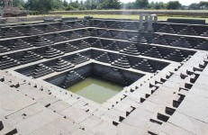 Octogonal tank, Hampi. Photographer Harish Aluru