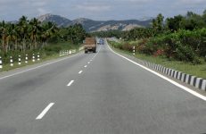 NH 4 highway in Karnataka. Photographer Balaji B