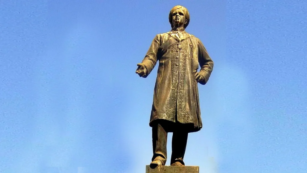 K.Sheshadri Iyer Statue, Cubbon Park.