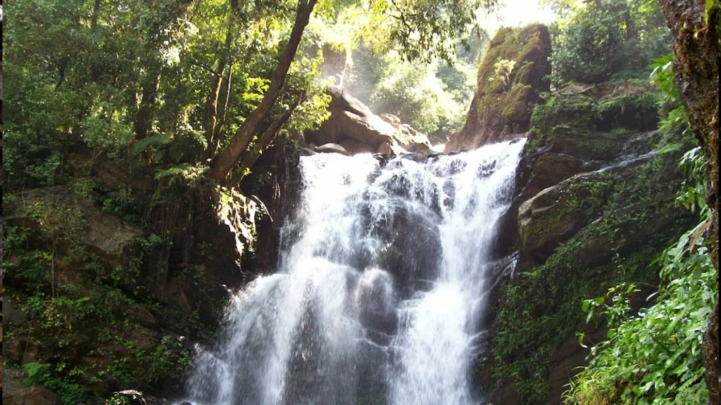Hanumanagundi Falls