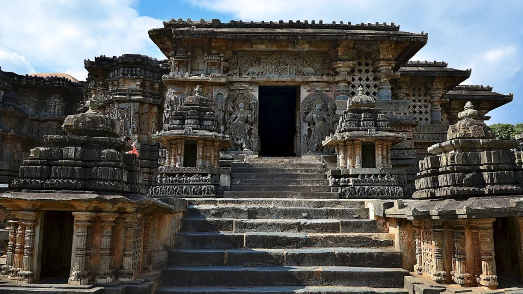 Hoysaleshwara-Temple-3 Hoysaleshwara Temple.