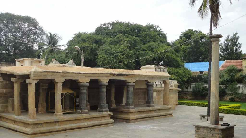 View-of-open-entrance-mantapa-in-the-Kolarmma-Temple View of open entrance mantapa in the Kolarmma Temple