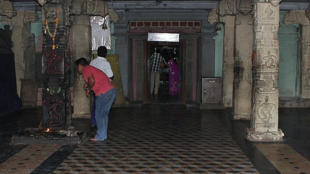 Mahamantapa leading to inner mantapa of the Veeranarayana Temple