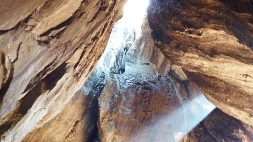 Caves-of-Yana.-A-relaxing-trek Caves of Yana. A relaxing trek