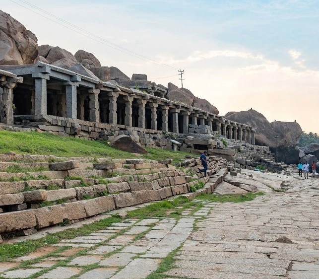 Yantrodharaka Hanuman Temple, Hampi. Source iMahesh
