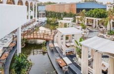 Oia, Bangalore, Asia's Largest Pub. Source Oia