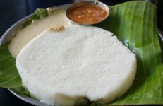 Thatte Idli. Source solarisgirl, Wiki