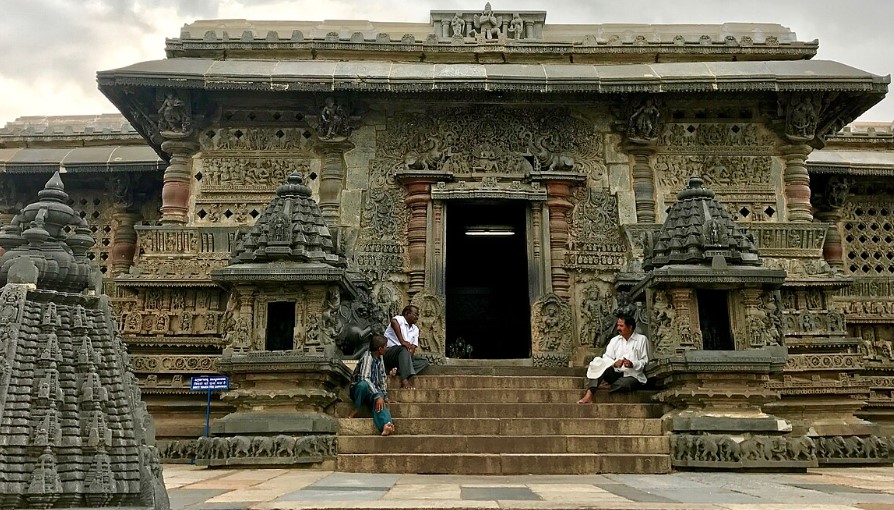 Belur, Halebidu and Shravanabelagola Trip. Source Ms Sarah Welch, Wiki